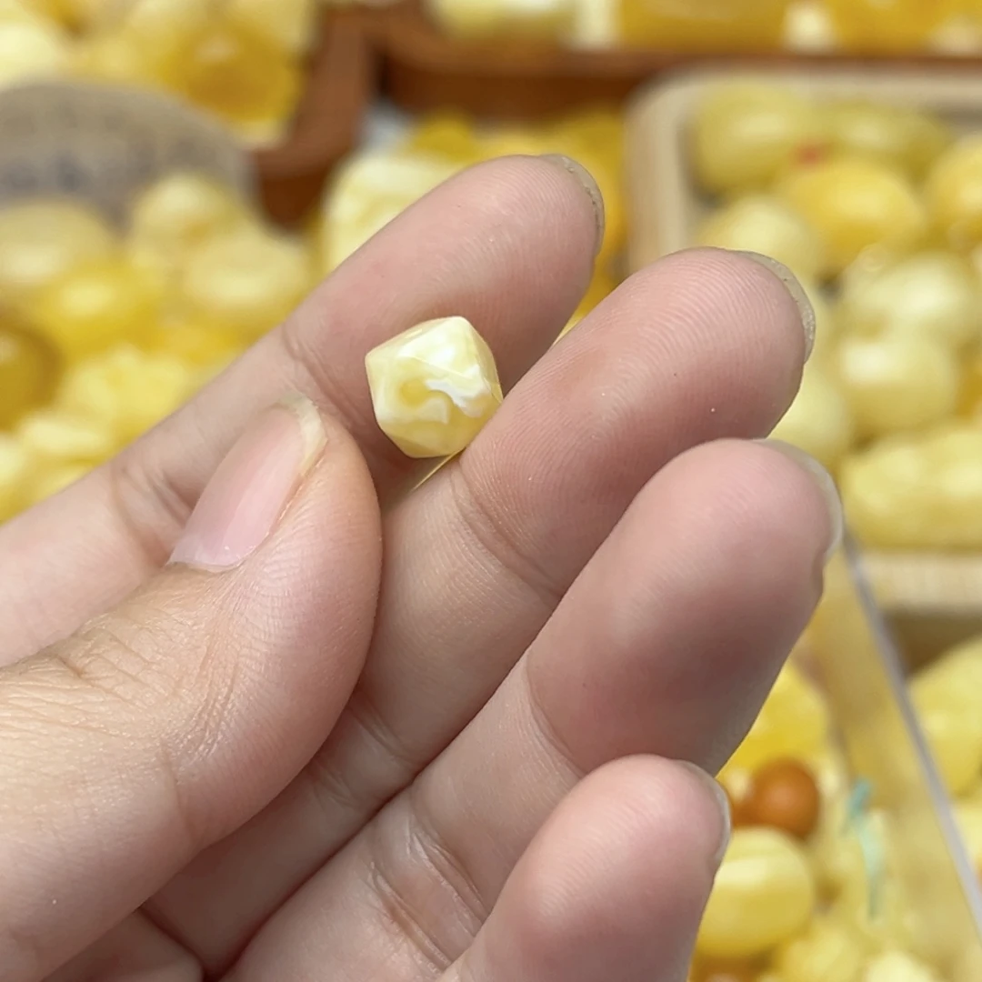 裸石琥珀未镶嵌天然