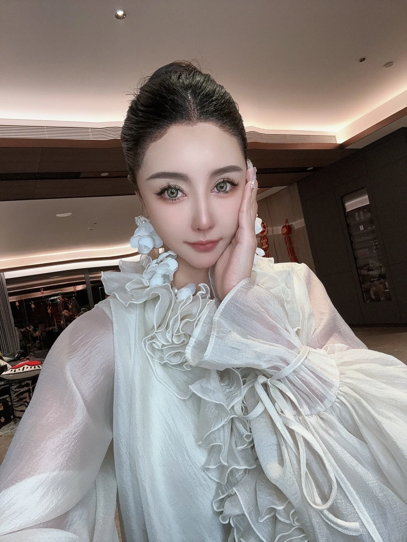 DOUWU【朵朵仙女】白色净版纱透明花朵朵褶褶褶皱套装SY13282