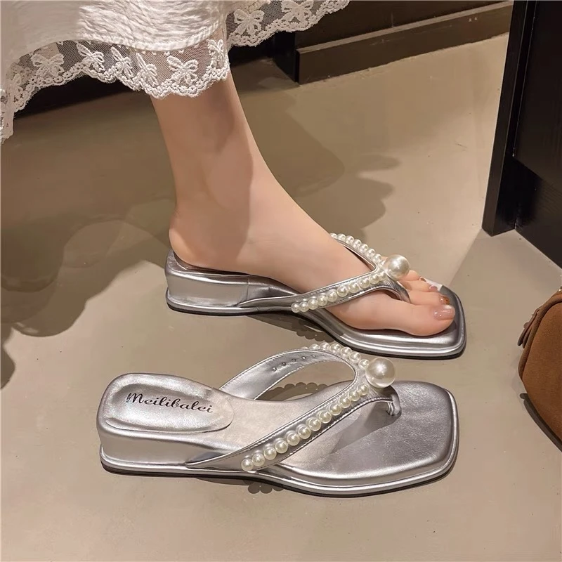 2508-XZ新款时尚夹脚拖鞋