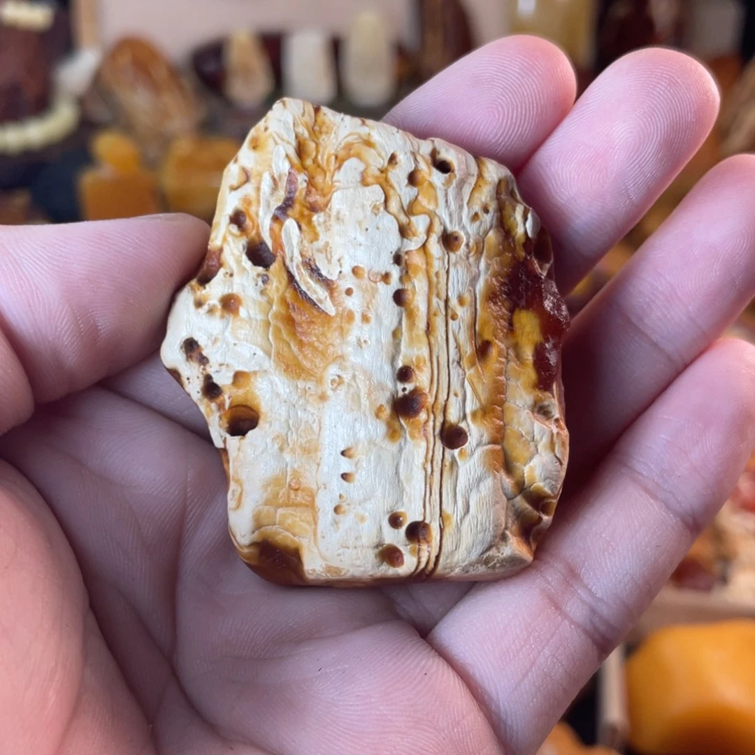 裸石琥珀未镶嵌牛*哄天然蜜蜡