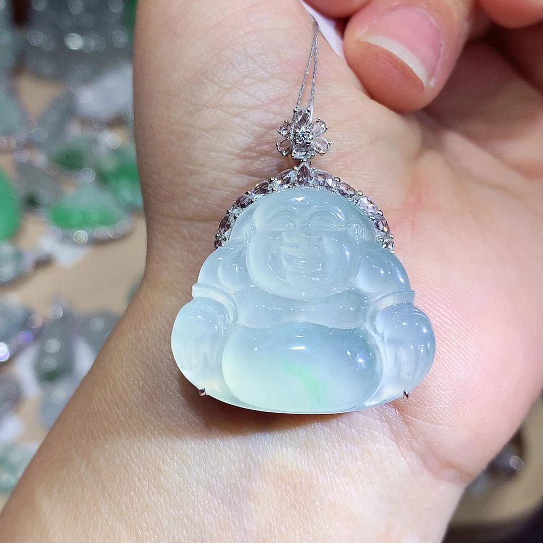 翡翠18K金镶嵌颈饰佛