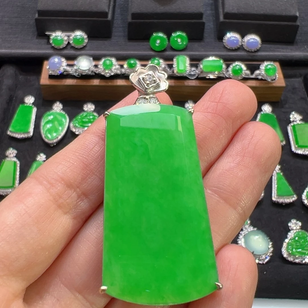 石***石翡翠18K金镶嵌颈饰收到货48小时鉴赏期