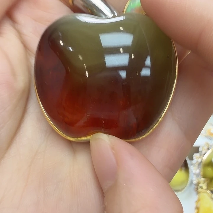 琥珀未镶嵌珠宝奇石