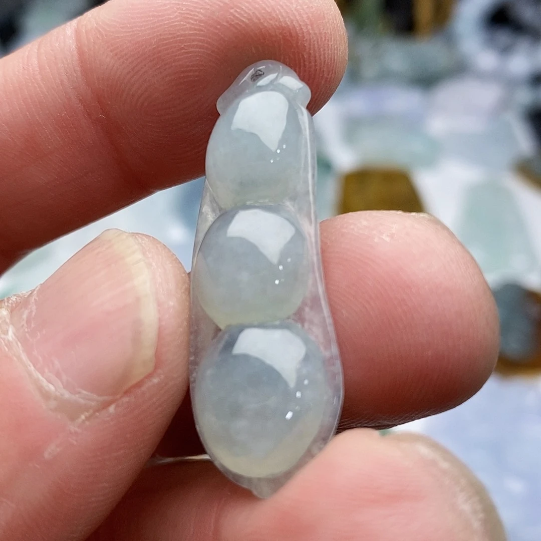 翡翠颈饰未镶嵌福豆