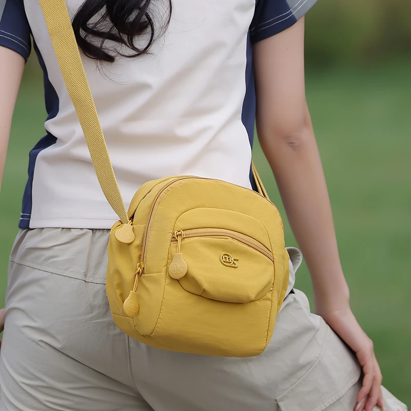 时尚单肩小方包2025新款简约休闲手机包轻便百搭旅行通勤斜挎包包