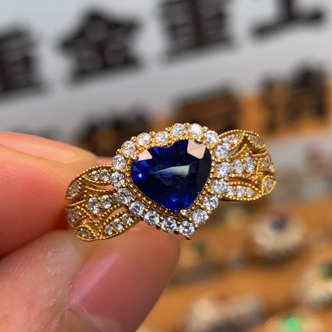 蓝宝石戒指18K金镶嵌