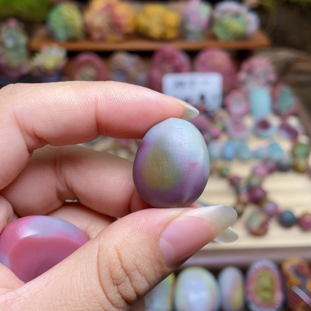 莲***水玛瑙/玉髓未镶嵌珠宝半成品盐源玛瑙幻彩原石