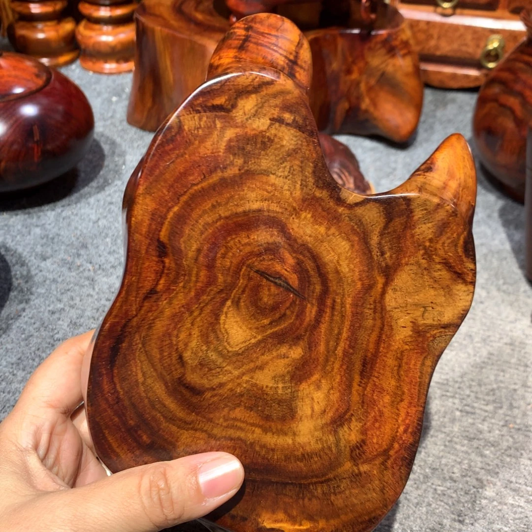 小***黑木越黄树根料底座一个