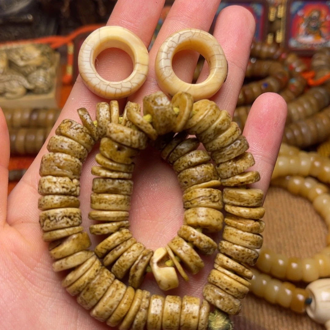 早****大叶紫檀（黑酸枝木类）