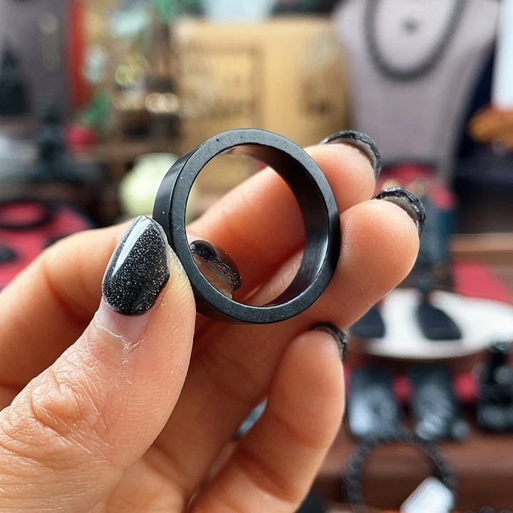 和田玉戒指未镶嵌包容