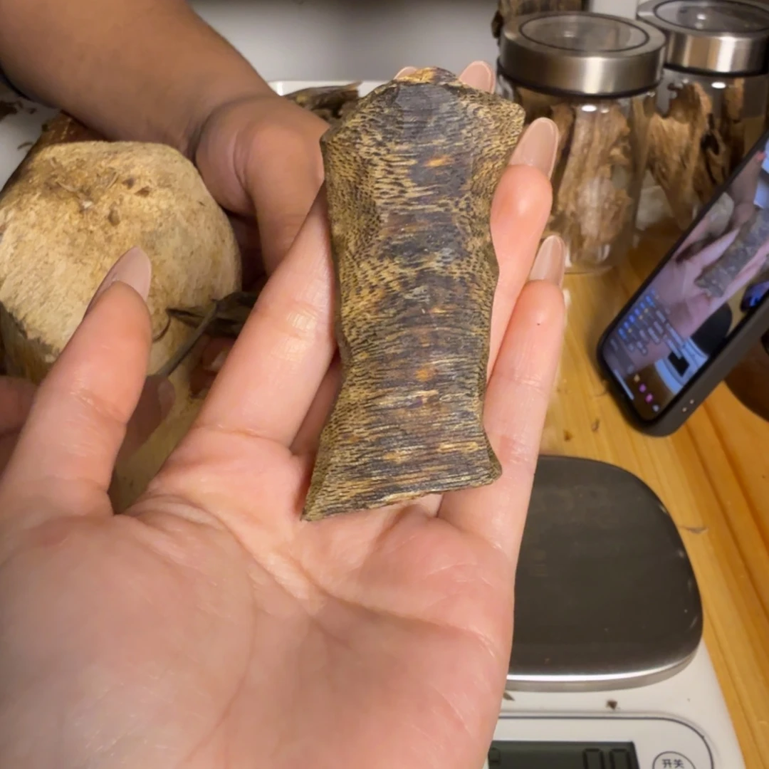 沉香黑棋颗粒香8克