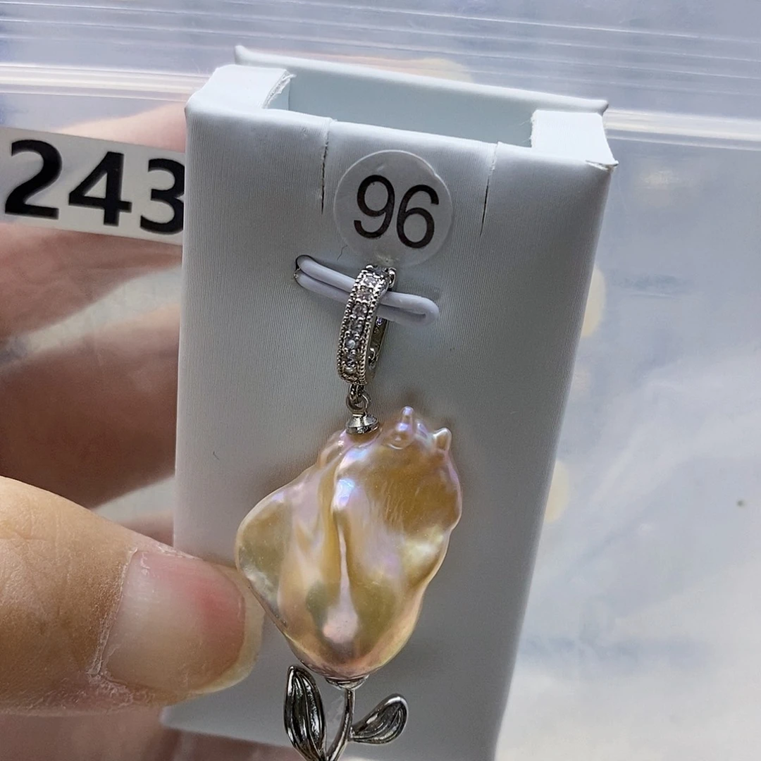 颈饰合金淡水珍珠