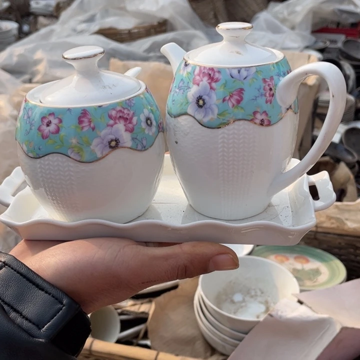 其他盘子碗砂锅都有