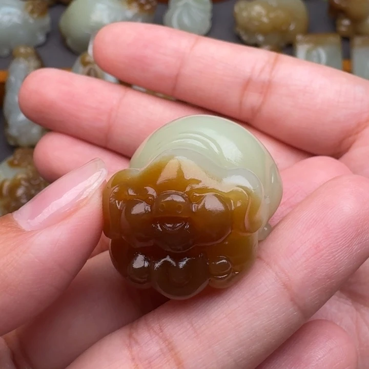 和田玉颈饰未镶嵌煙****O