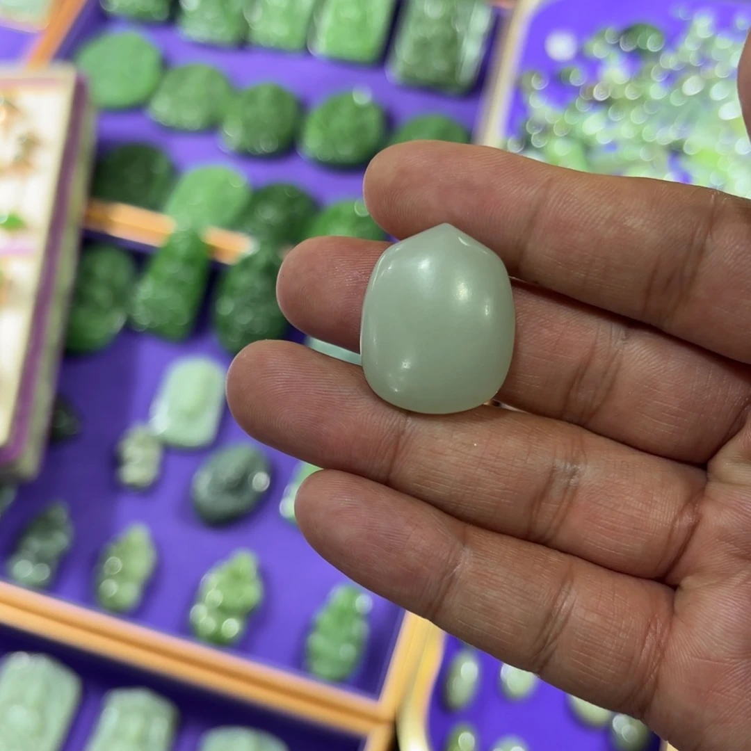 和田玉牌子新疆青白玉未镶嵌用****0定制不退换