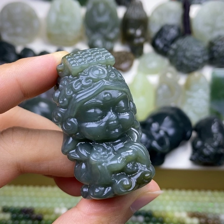 颈饰未镶嵌和田玉