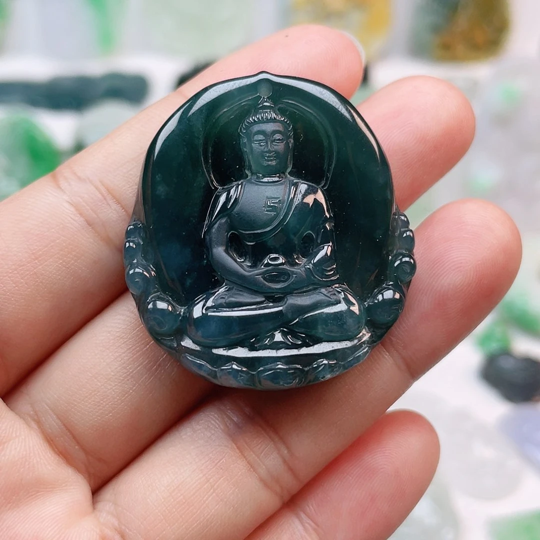 翡翠颈饰未镶嵌大日