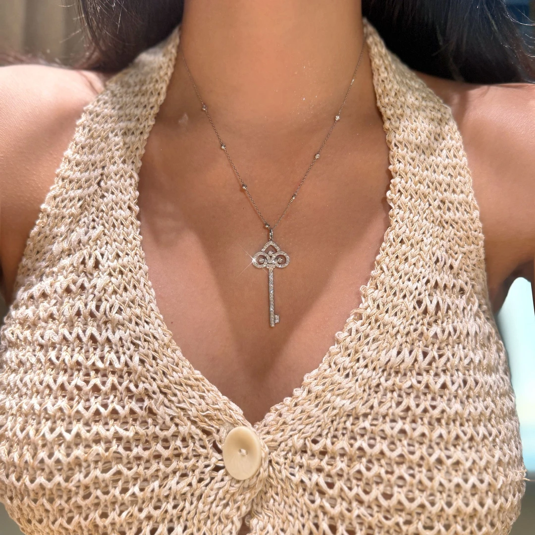 QANNA【满钻鸢尾花】【重金版】轻奢百搭风时尚钻石吊坠（不含链）AF