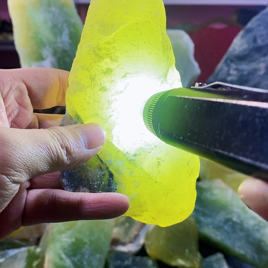 蛇纹石玉未镶嵌岫玉原石蛇纹石玉