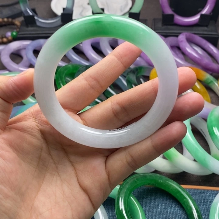 橙***子仿水晶非金属高端手镯1