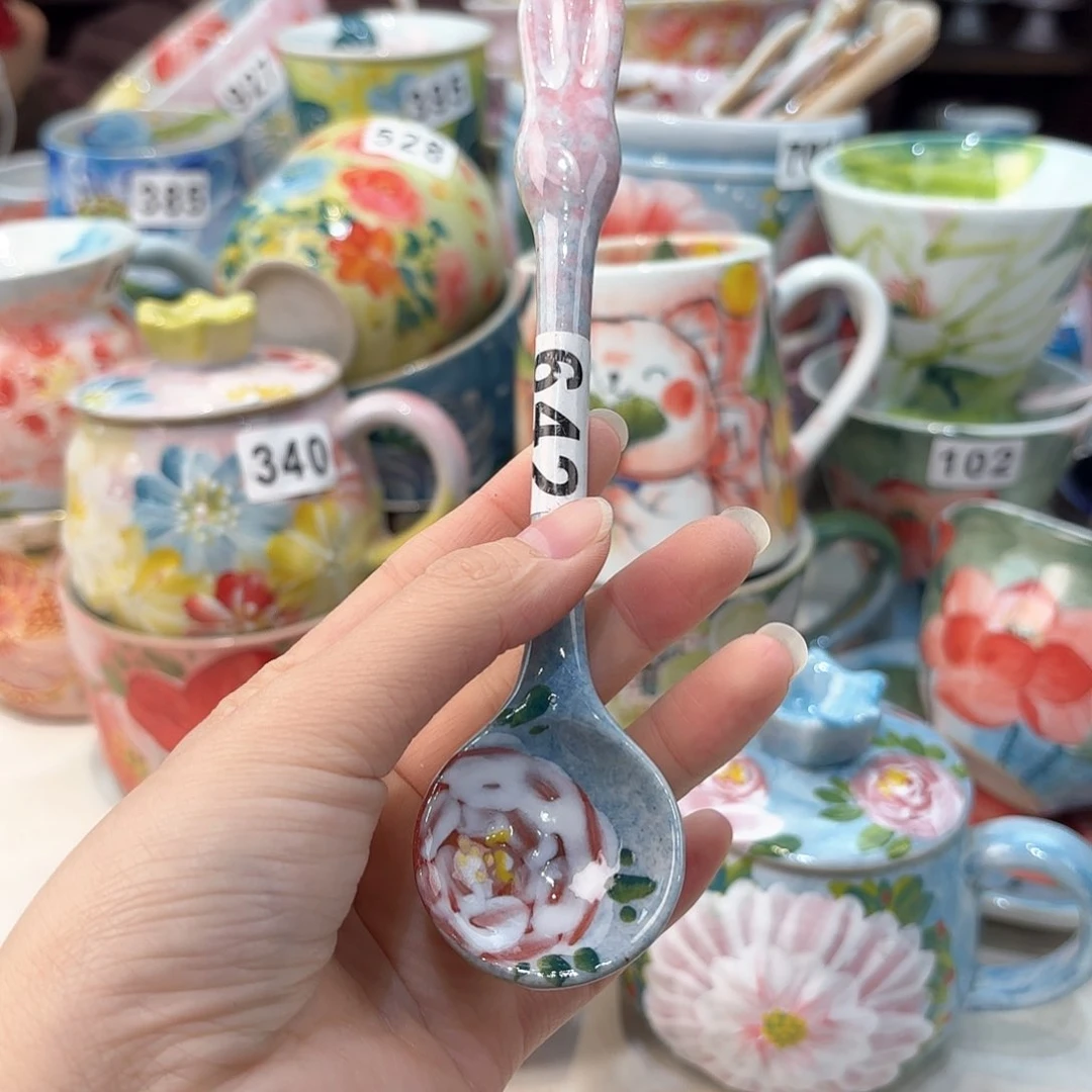 瓷片兔兔好可爱呀