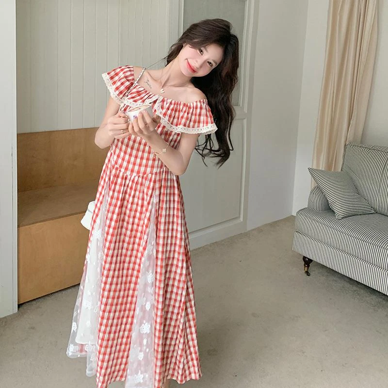 蕾丝拼接红色格纹连衣裙女2025夏季法式小个子甜美减龄娃娃领长裙