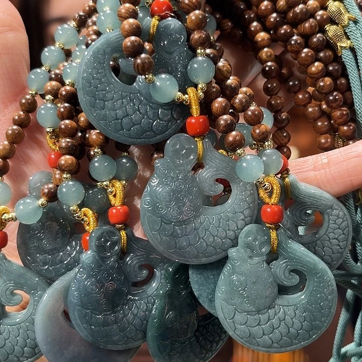 颈饰未镶嵌和田玉