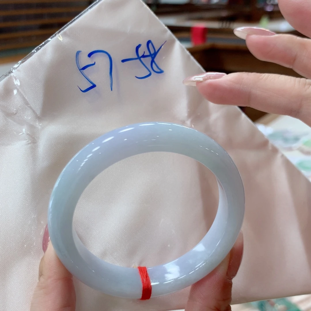 翡翠未镶嵌手镯48小时鉴赏