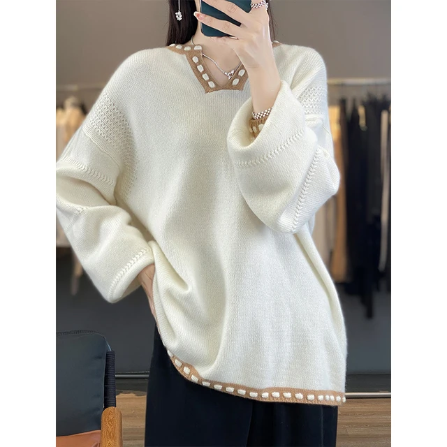 2025年秋冬新款加厚女中长款宽松V领拼色毛衣慵懒风加厚针织衫