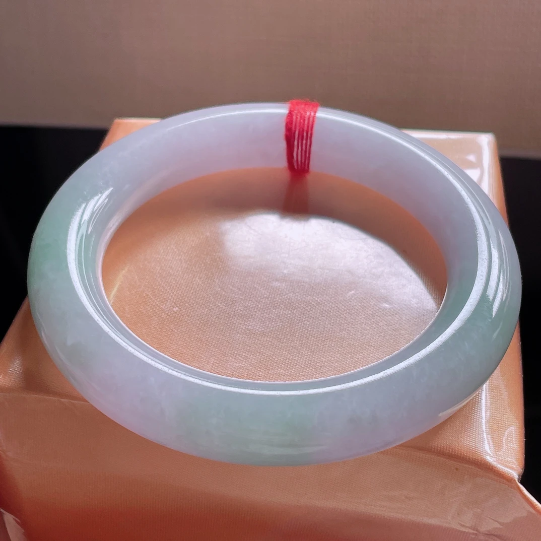 正品天然缅甸翡翠A货 糯种淡春彩57圈圆条手镯 厚装高贵大方