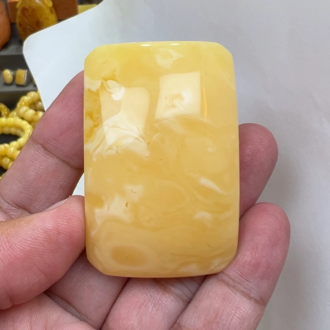 蜜蜡未镶嵌珠宝奇石21.49克