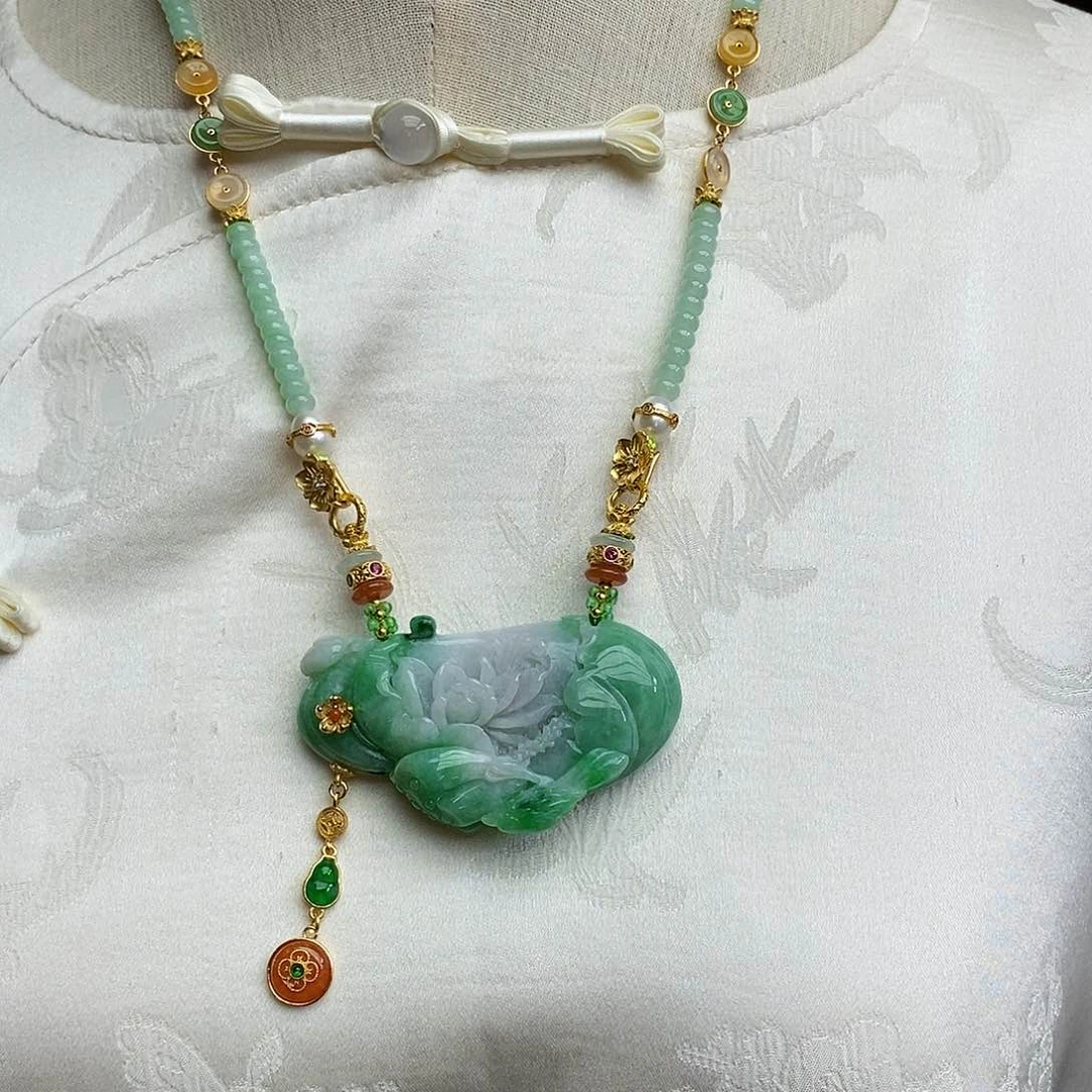 翡翠颈饰未镶嵌天然