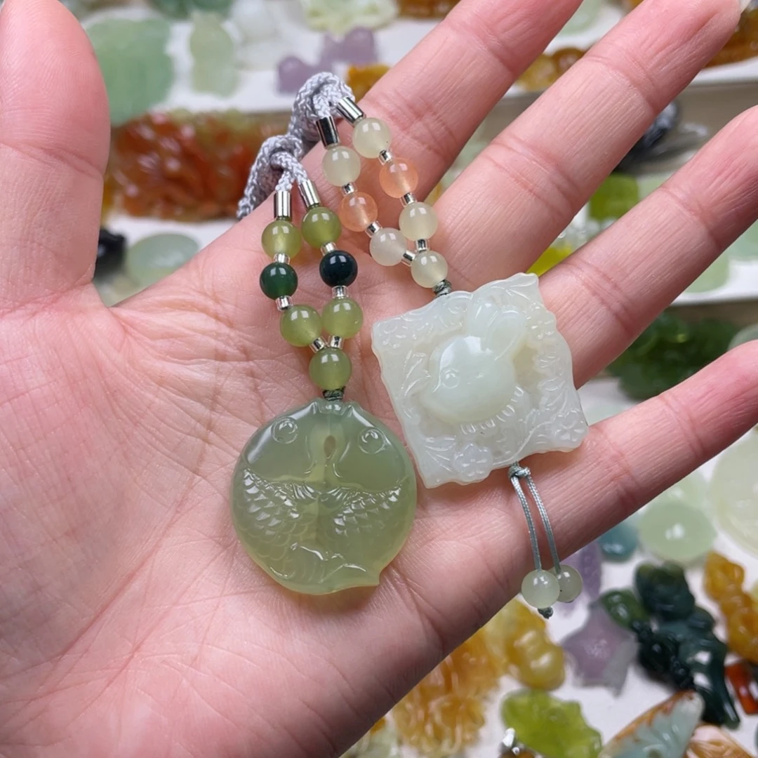 蛇纹石玉未镶嵌颈饰