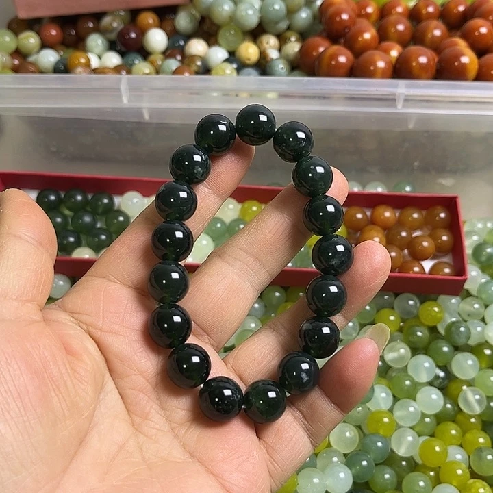 合金蛇纹石玉颈饰