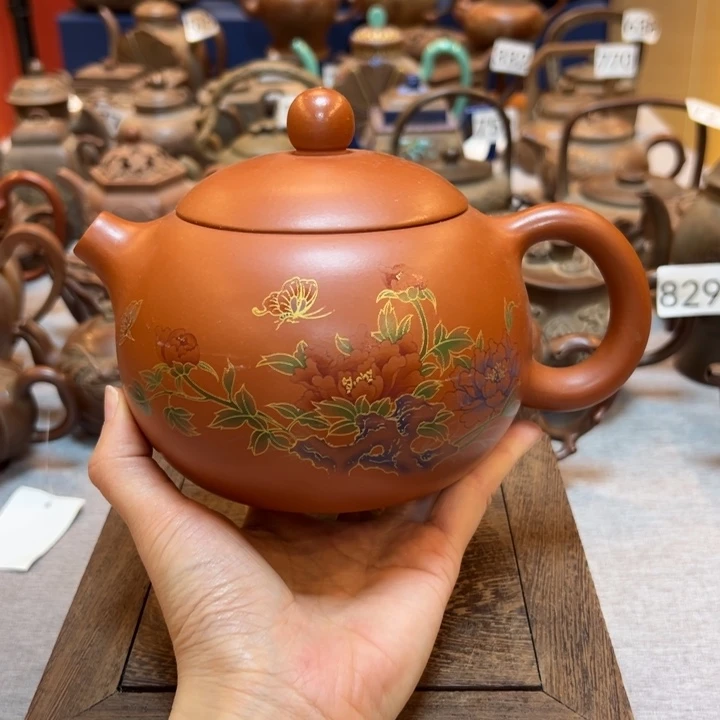 用***8紫砂壶等艺术精品