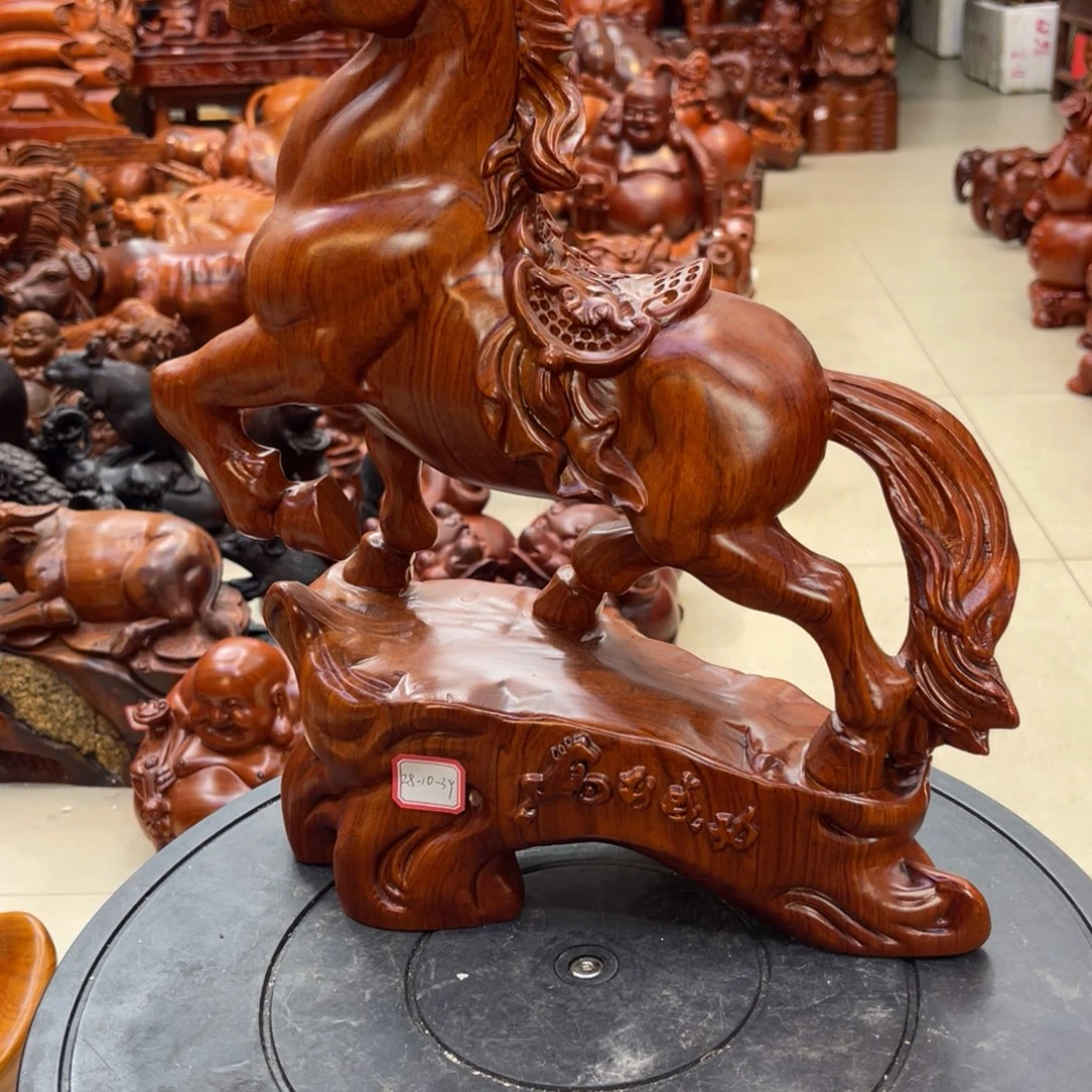 有机玻璃实木雕刻马摆件