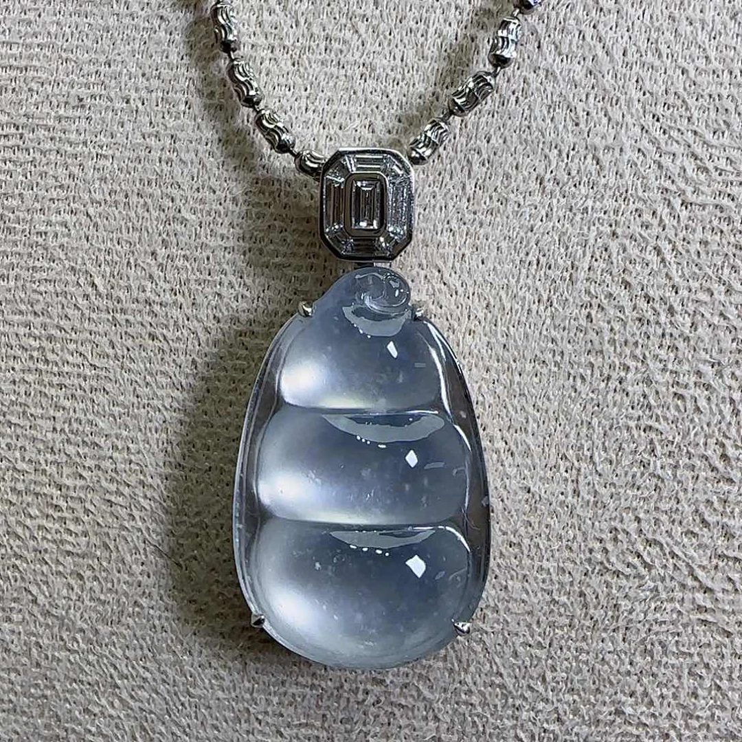 颈饰18K金镶嵌翡翠天然翡翠