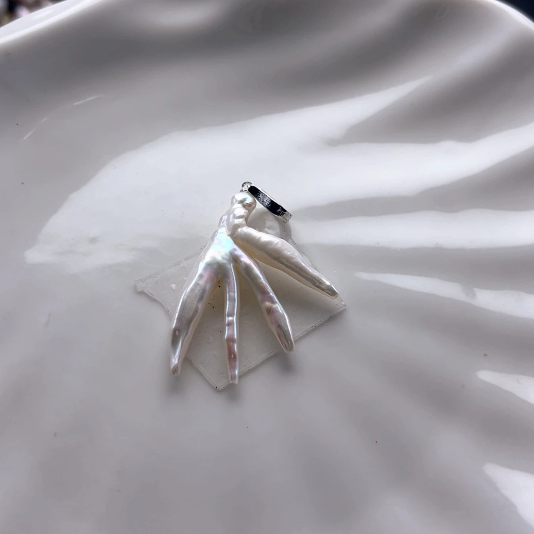绯***瑾未镶嵌淡水珍珠吊坠【纯恬】