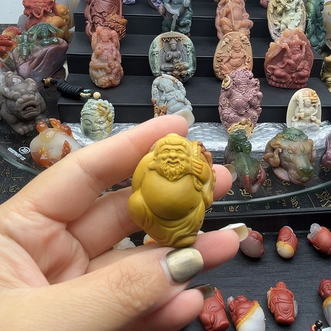 石英质玉未镶嵌颈饰
