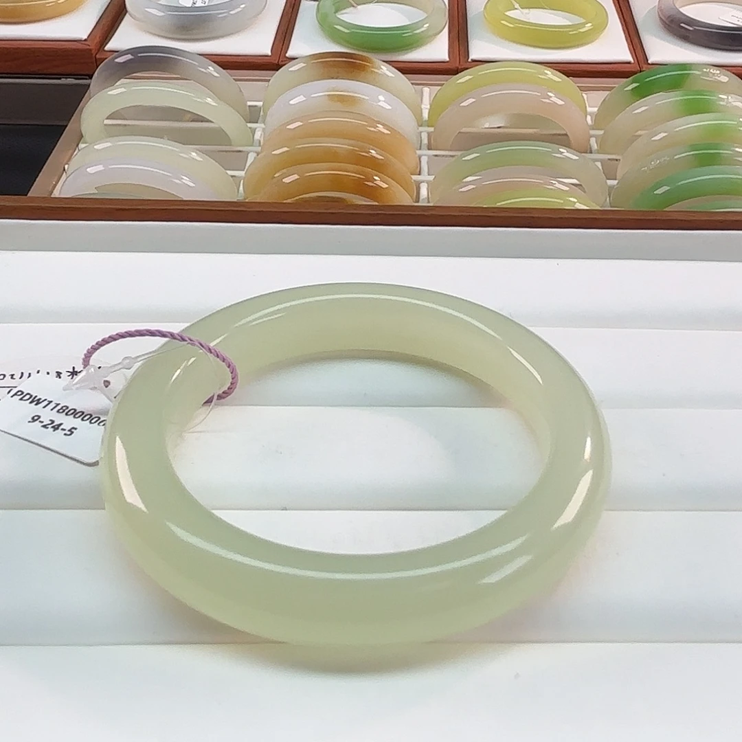 和田玉未镶嵌手镯60甜绿毕业款