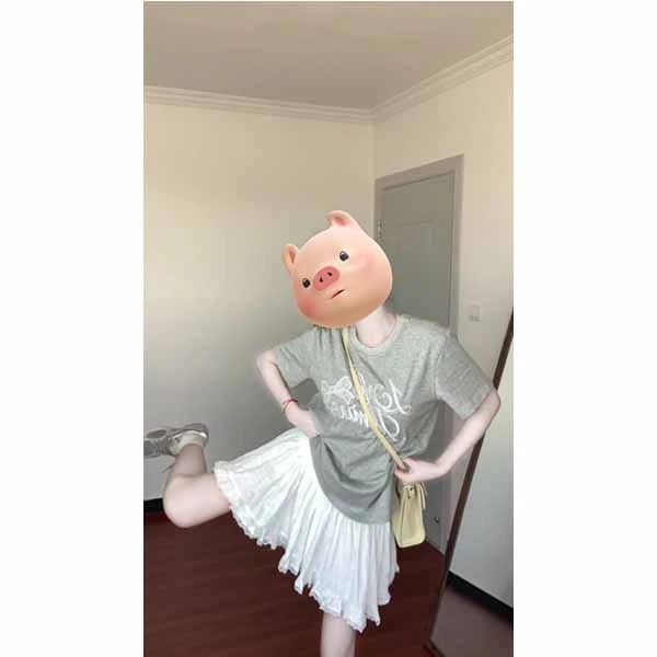 设计感甜正肩灰色短袖T恤女夏季ins别致洋气绝美上衣短裙两件套