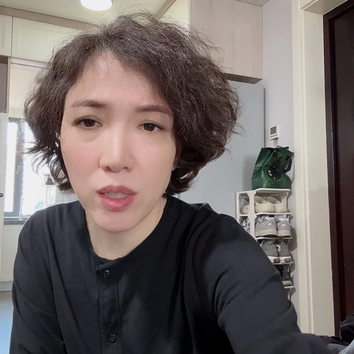 楚***楚羊皮（革）搜嘎多啊转发一些帅小伙