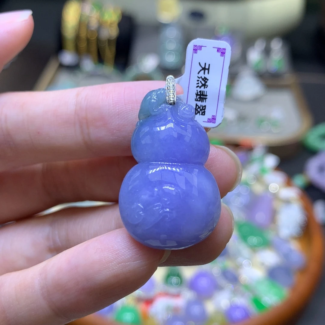 颈饰18K金镶嵌翡翠