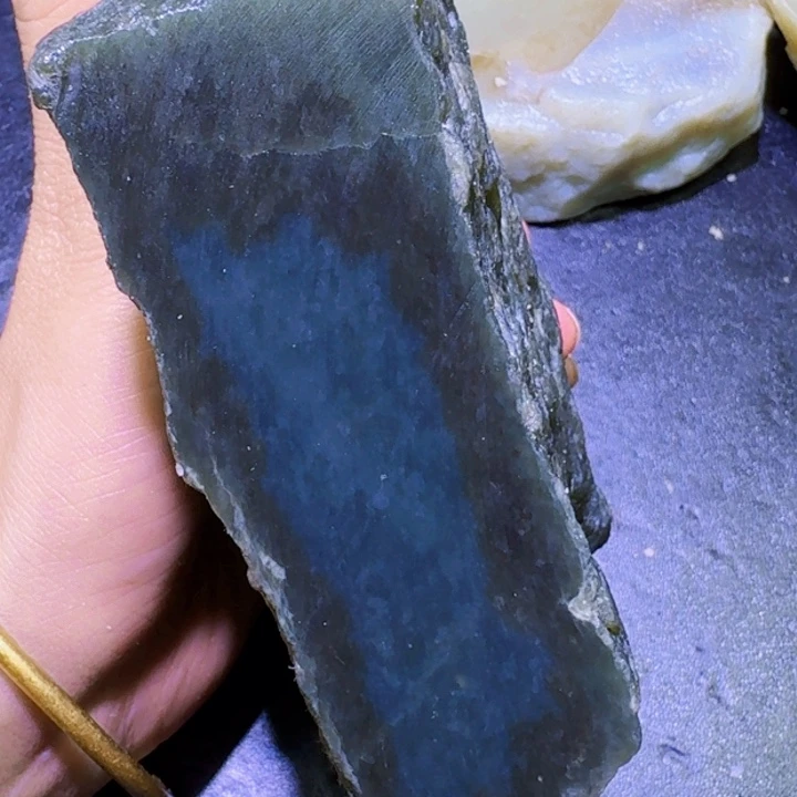 和田玉未镶嵌珠宝半成品