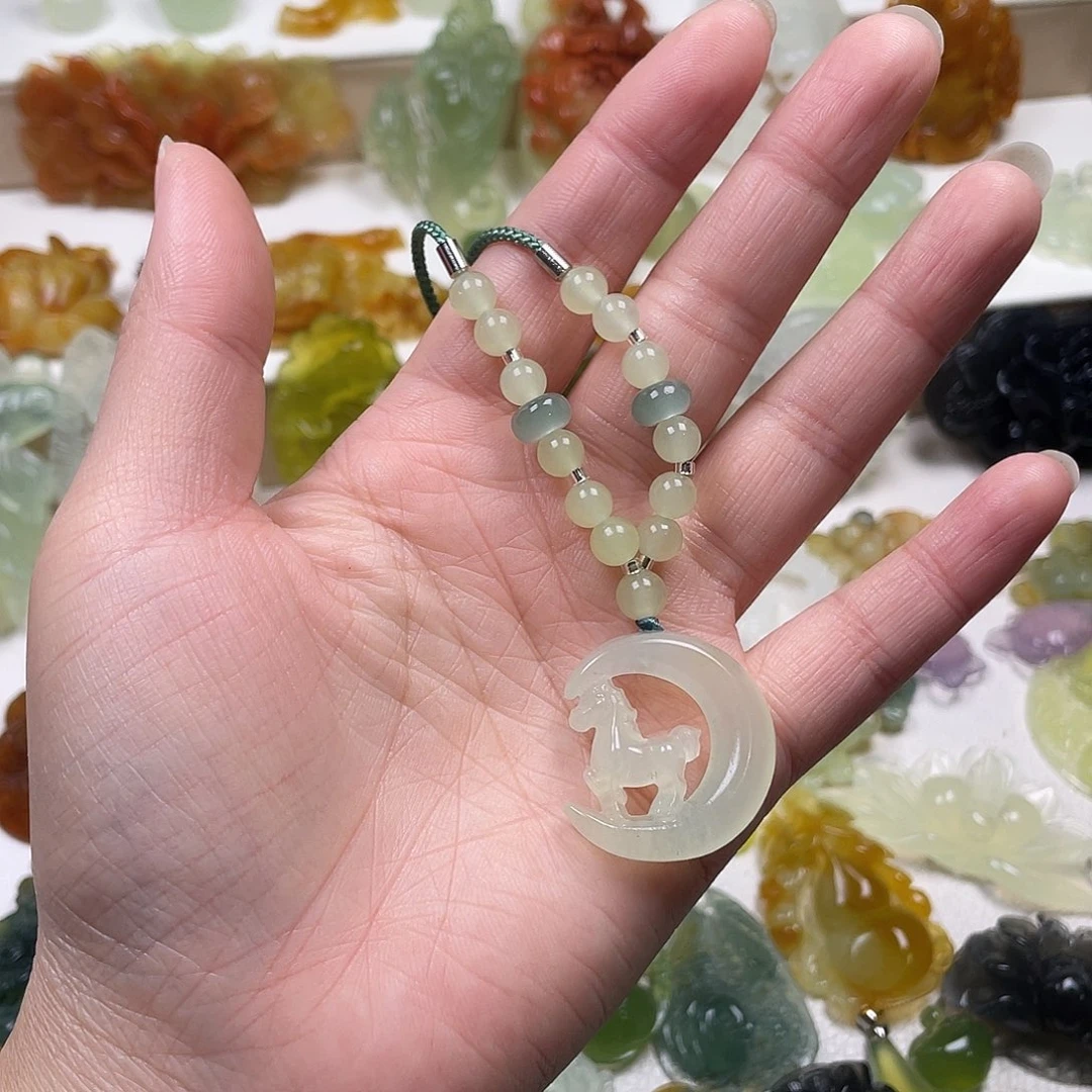 蛇纹石玉未镶嵌颈饰