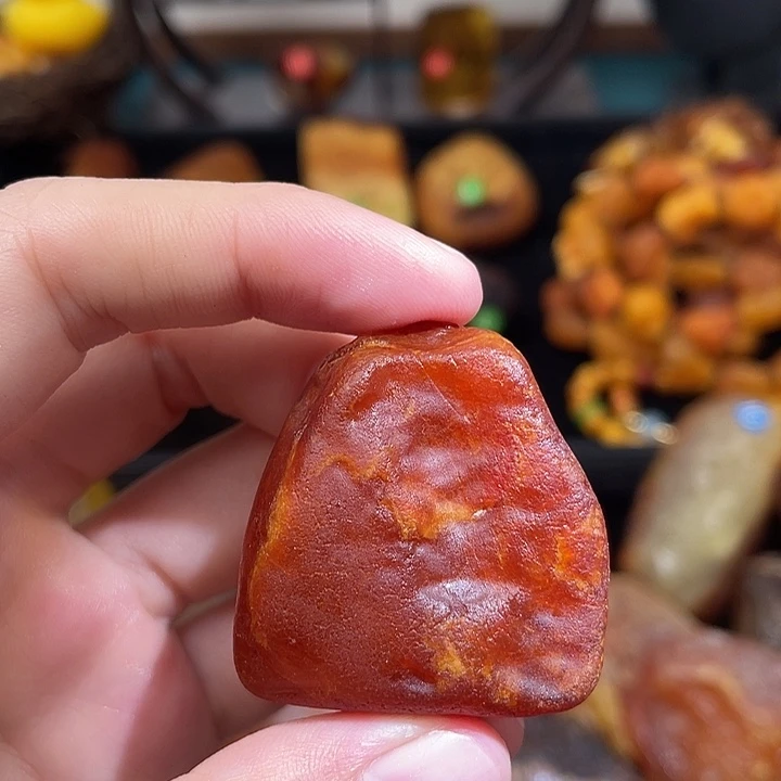 琥珀未镶嵌珠宝奇石吊坠
