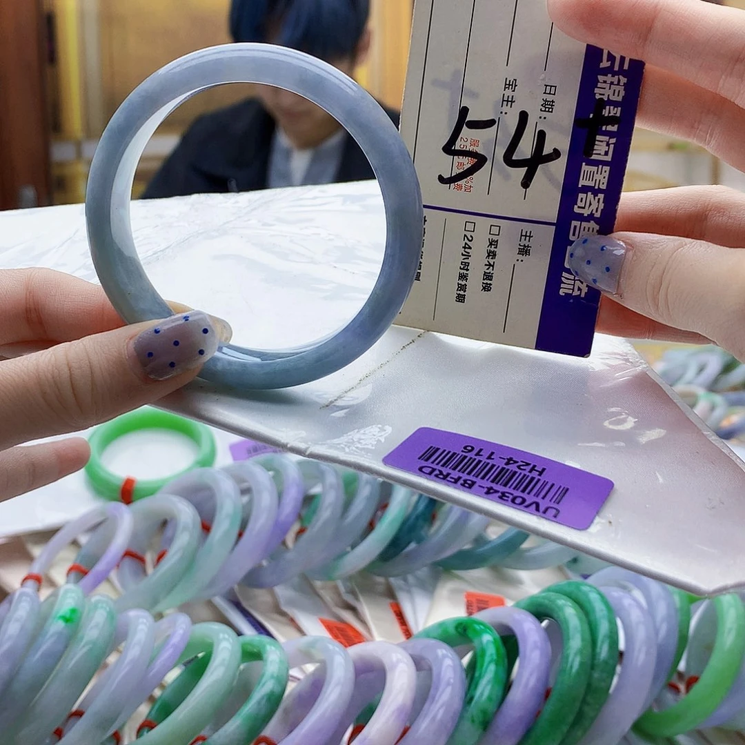 翡翠未镶嵌手镯jj