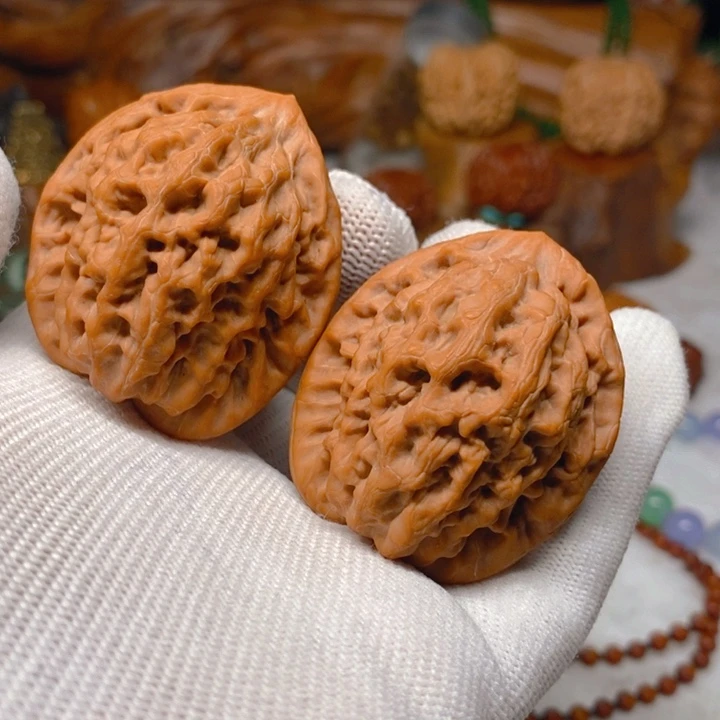 文玩核桃吊坠金公子