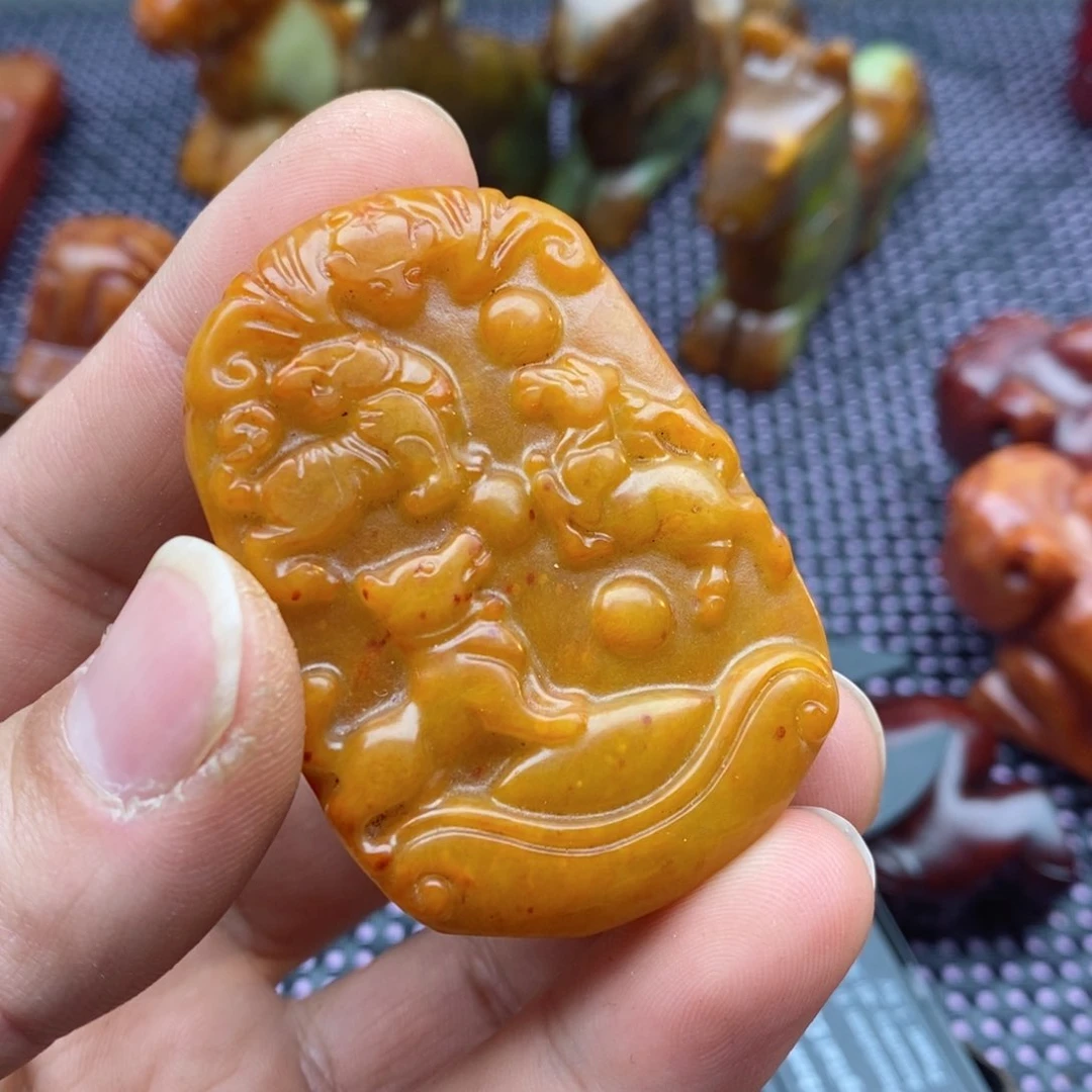 蛇纹石玉颈饰未镶嵌