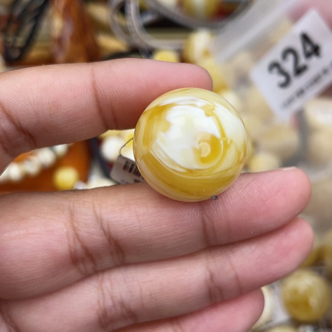 蜜蜡未镶嵌珠宝奇石粉23.6沁色 荧光